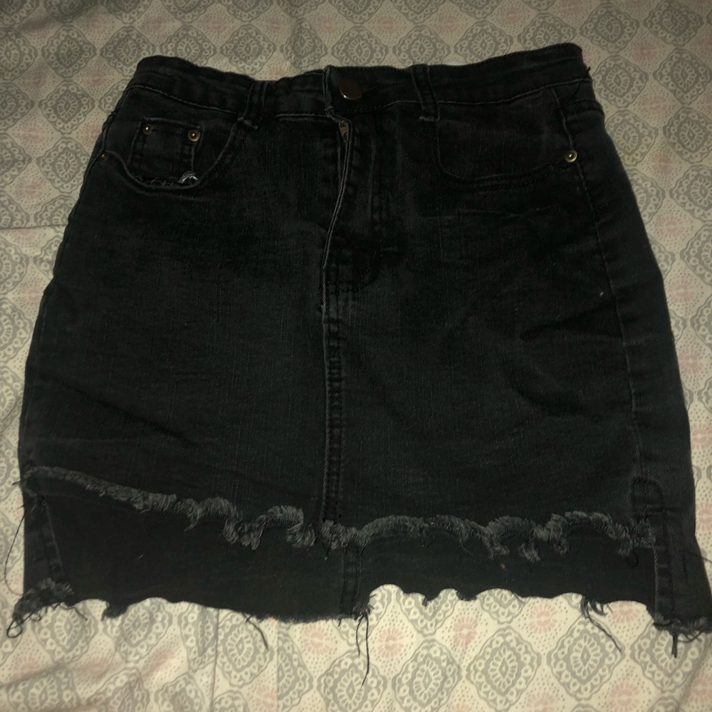 black mini skirt